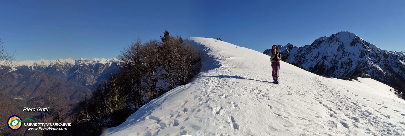 22 La salita in cresta continua pestando neve...jpg